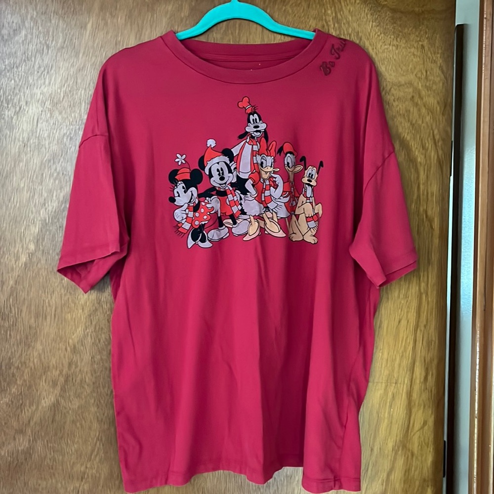 Disney x AE Holiday Mickey and Friends Oversized Tee